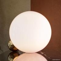 FLOS Copycat – stolná LED lampa, zlatá