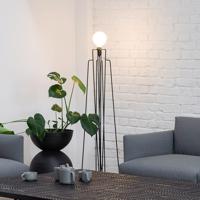 GRUPA Model M1 stojaca LED lampa/kábel čierna